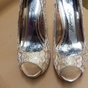 Rose/pink and Gold just like new